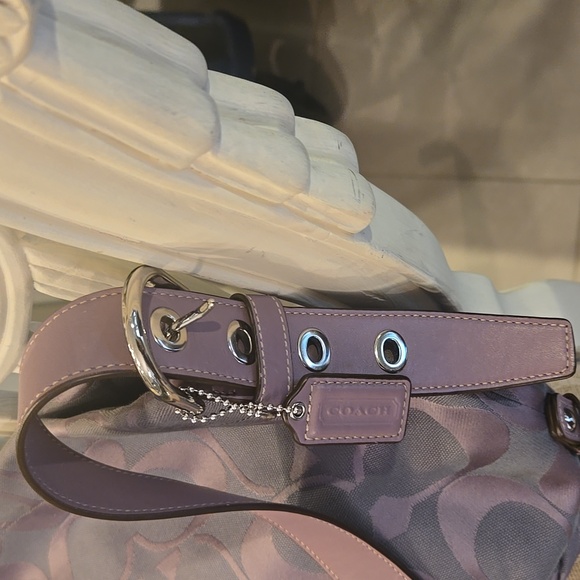 Coach Mauve and Gray Signature Shoulder bag with Mauve Adjustable handle - Picture 5 of 9